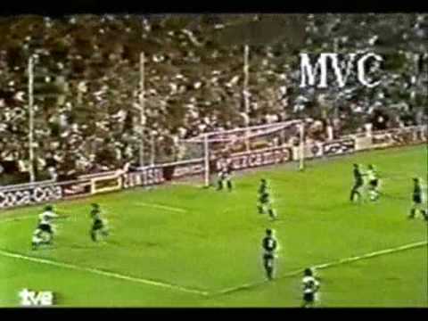 Maradona passing