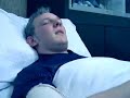 de zaak alzheimer, nagespeeld voor schoolproject.
hier en daar een foutje in, goede versie te zien op : http://www.youtube.com/watch?v=--ay1qiukq8