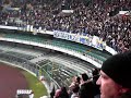 Tra gente che scavalca ed esce dallo stadio in barella e 