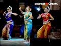 Hema Malini's dance performance with daughters Esha & Ahana Deol