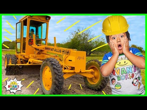 Ryan learns about Construction Vehicle Road Grader from Builder John!!!