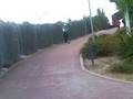 Sentado y surfeando en la the wave FULL STREET SURFING