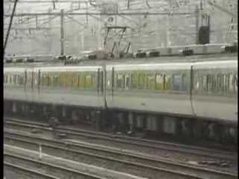 軽井沢駅を発車するEF63+189系「あさま」