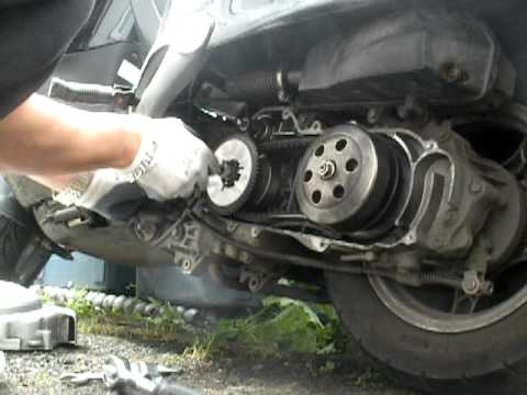 how to change a drive belt on a scooter