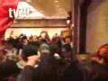 videos de Chinese assaults the Tibet people in the group　(Torch relay in South Korea)