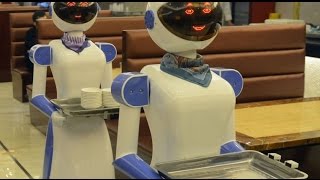 Hotel controlado por roboces
