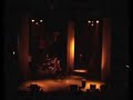 zut live dans un  bataclan plein � craquer
c'est ze groupe pour les enfants
� ne pas louper en concert
leur dernier cd-livre blablabus est fantastique