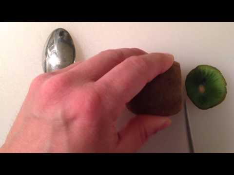 how to skin a kiwi
