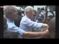 2010-03-30 | DONT BITE THE HAND THAT FEEDS YOU!!! ~> GW WIPES HIS HAND OFF ON WILLIAM JEFFERSON ... "NWO BUSH CLINTON HATI" ... (<span>1:)