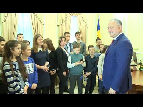 Un grup de copii de pe ambele maluri ale Nistrului a vizitat Reședința de Stat și Reședința de la Condrița