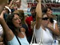 Ένας αιώνας εκπαιδευτικές μεταρρυθμίσεις, για ένα σχολείο στο οποίο κυριαρχεί η ιδεολογική χειταγώγηση, ένας όγκος ανερμάτιστων πληροφοριών, η λεηλάτηση της εφηβείας, η παραπαιδεία και η καταστολή. Το εκπαιδευτικό κίνημα, αυτό που τρώει τη σκόνη της κιμωλίας καιόχι τις εγκυκλιακες συμμορφώσεις ή τις