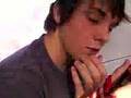 Me Expertingly Putting On Eyeliner lol