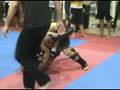 videos de Ngoo gives up 15lbs during MMA exhibition in Bangkok and wins