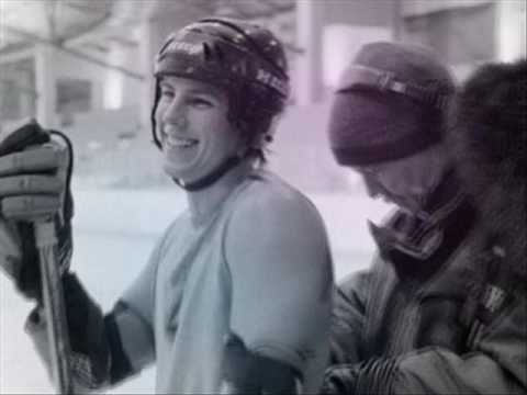 Rare Sean Faris photos.