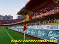 Şereftir seni sevmek, Senle ağlayıp gülmek, GALATASARAY sevgisi, Sürecek sonsuza dek, Yetmiyorki stadlar, Kalbimiz senle çarpar, Layıksın bu sevgiye şanlı GALATASARAY Nasıl kı bu milletin, Tacıdır yıldızla ay, YÜksel taa arşa kadar şanlı GALATASARAY Bir gün bu kalp duracak, Dudaklarım susacak, Mezar taşımda bile, Şanlı Cimbom yazacak..