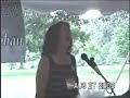 Annie Singing to the Grobanites