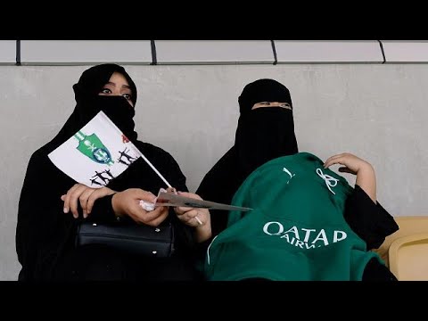 Saudische Frauen erstmal bei einem Fußballspiel