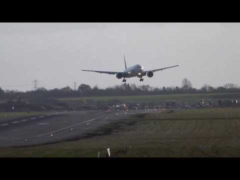 DOC RENO VIDEO : Emirates Air Jumbo Jet Aborts Landing