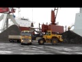Lossning av malmfartyg i Uddevalla hamn 2012-02-07