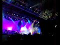 Reuniting after 15 years, Terry Lin (林志炫) and Lee Chi (李驥) staged their farewell concert at the Singapore Expo Hall 1 on 31 March 2007.The audience were encouraged to use their mobile phones as a light-stick.  It's really a beautiful song...... enjoy!