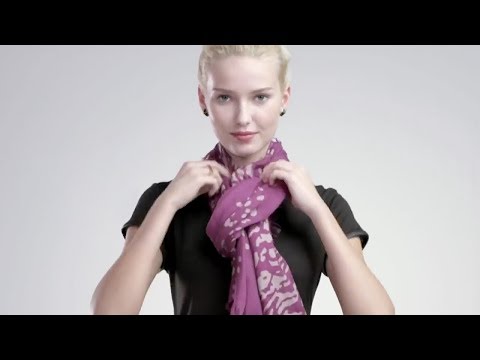 how to properly tie a scarf