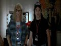 escena de la pelicula el mundo de wayne