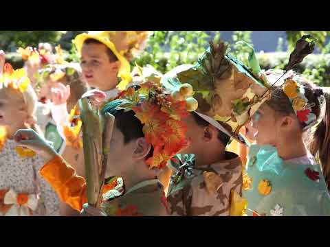 ОДРЖАНА ДЕЧИЈА МАНИФЕСТАЦИЈА ЈЕСЕЊА ПРОМЕНАДА