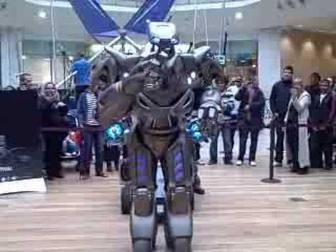 bullring - Titan the Robot visits Birmingham's Bullring Shopping Centre to help launch Hello Digital Festival which will take place October 23 to 26 at Millennium Point...