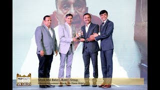 Prop Reality Real Estate Awards 2017 - Mr. Anil Bakeri accepted Life time Achievement Award