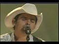 Brad Paisley ...http://www.youtube.com/watch?v=-JYr534k-Eo - Submited by  http://events-and-schedules.blogspot.com/