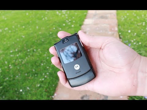 Looking Back - 2004 - Motorola RAZR V3