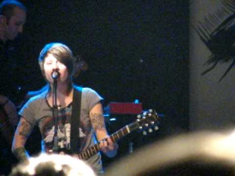 Dumb girl at Tegan Sara concert Indianapolis