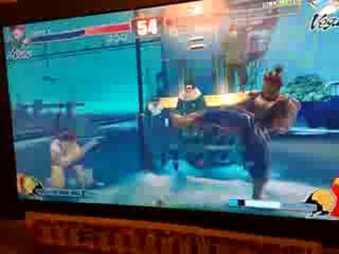 ストリートファイター4: Akuma対MKgamezoneで利用可能なBalrog鉄のマスクHD