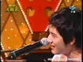 lyrics
wang lee hom & kenny g - wei yi

wo de tian kong duo mo de qing xi
tou ming de cheng luo shi guo qu de kong qi
qian zhe wo de shou shi ni dan ni de xiao rong que kan bu qi

*shi fou yi ge xing xing bian le xing
chong qian de yuan wang ye quan dou gei pao qi
zhiu jing wowu fa hu xi lian zhi ji de ying zhi dou xiang tao bi

(chorus)
baby ni jiu shi wo de wei yi liang ge shi jie dou bian xing
hui qi tan he rong yi
que ding ni jiu shi wo de wei yi du zhi dui zhe dian hua shuo wo ai ni
wo zhen de ai ni
baby wo yi bu neng duo ai ni yi xie

*repeat
(chorus)
qi shi zao yi chao guo le ai de shi xian

(chorus)


(for more information on lee hom visit)  http://profile.myspace.com/index.cfm?fuseaction=user.viewprofile&friendid=46182578