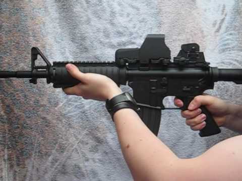 M4SOPMOD - Shots and reloads with the tokyo marui M4 SOPMOD airsoft gun. You can also see the blowback system, the bolt catch system and the way to change the batterie,...