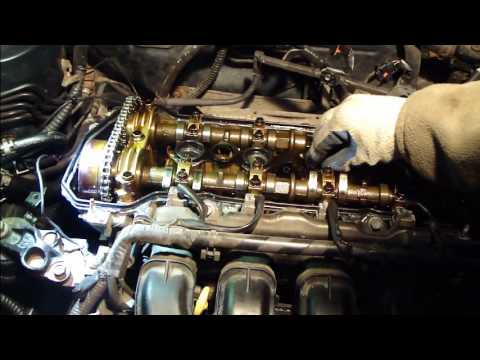 How to replace the valve cover gasket on a VVTi engine Toyota Corolla. Years 2000 to 2007.