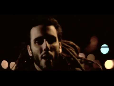 SWAN A.k.a FYAHBWOY (El Chico de Fuego) - A VECES - VIDEOCLIP OFICIAL Innadiflames, 2009
