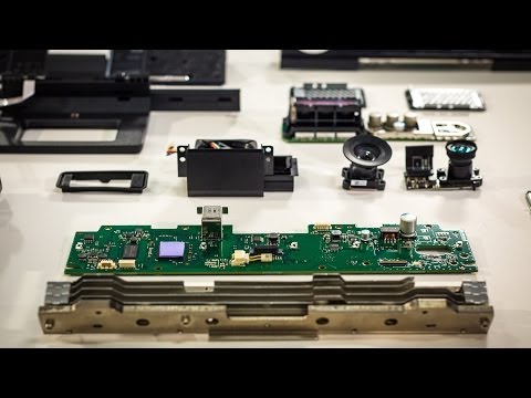 Kinect - Happy New Year, everyone! We've shown you what's inside Microsoft's Xbox One and Sony's PlayStation 4, and today we examine the hardware inside the new Kinec...