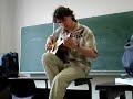 Daan De prins speelt gitaar