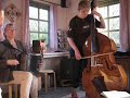 Jiska van Matres & P heeft een nieuwe contrabas.