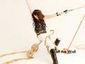videos de Miley Cyrus limo interview & preview of new album 'Breakout'