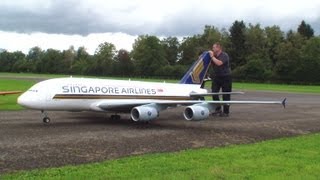 Décollage d’une reproduction géante de l’Airbus A380