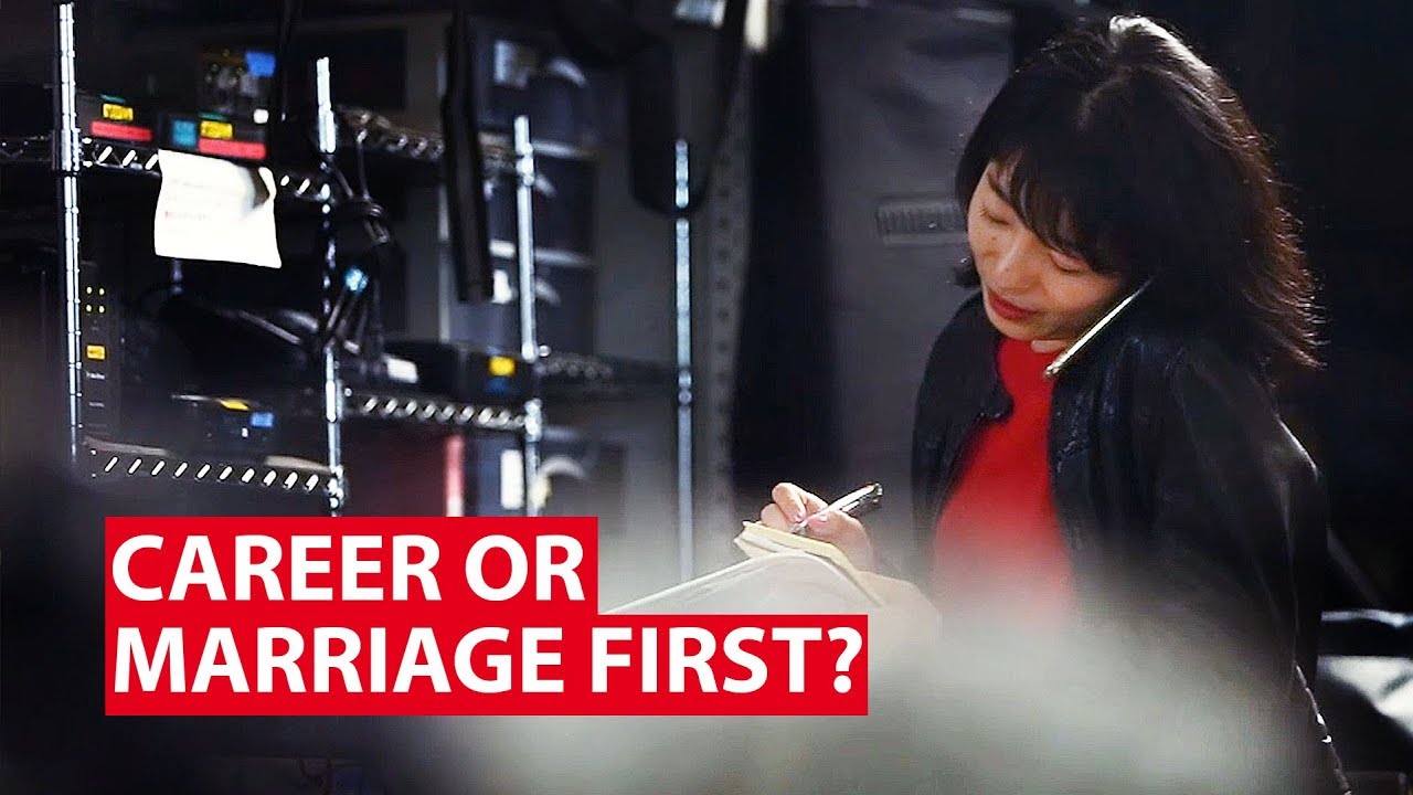 Japan's 'Parasite Singles Career vs Marriage