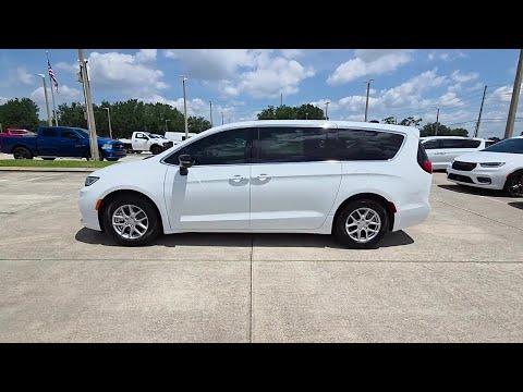 New 2026 Bright White Clear-Coat Exterior Paint Chrysler SELECT FWD image 1
