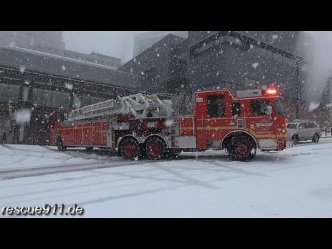 ladder - Heavy snow fall in Seattle causing traffic problems and minor accidents. Seattle has lots of steep hills which became inaccessible for Seattle fire units. Th...