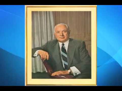 Sarnoff - A Voice-Overed Slide Show about David Sarnoff.