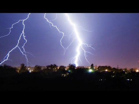 how to avoid lightning