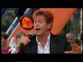 als een leeuw in een kooi