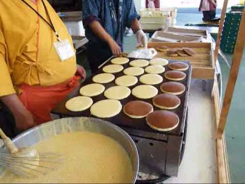 どら焼き実演。