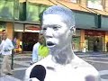 TVCLIC COM BR  Artistas de rua fazem estátuas vivas